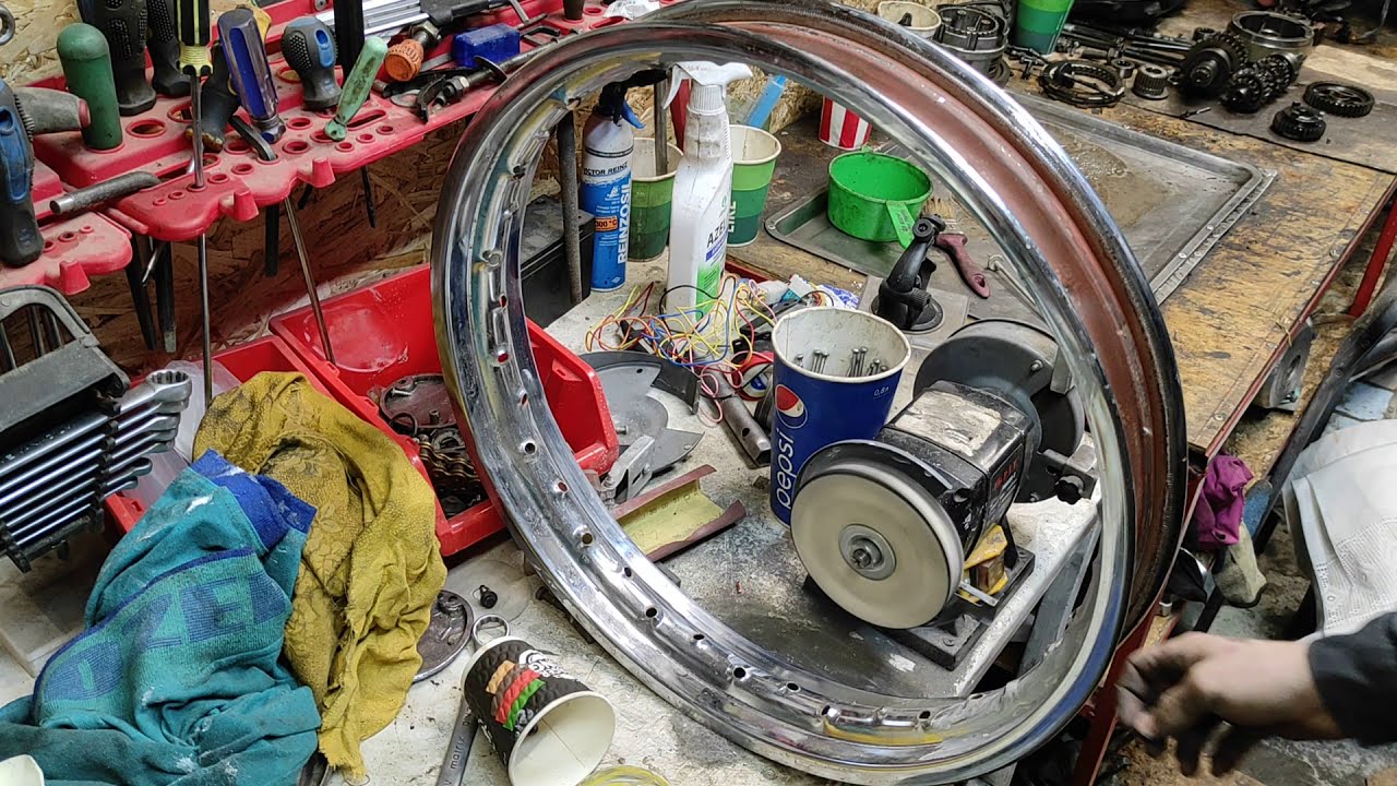 Восстановление колеса иж Юпитер 5 полировка барабана, спиц и обода с помощью ЧУДО ПАСТЫ Doctor Wax